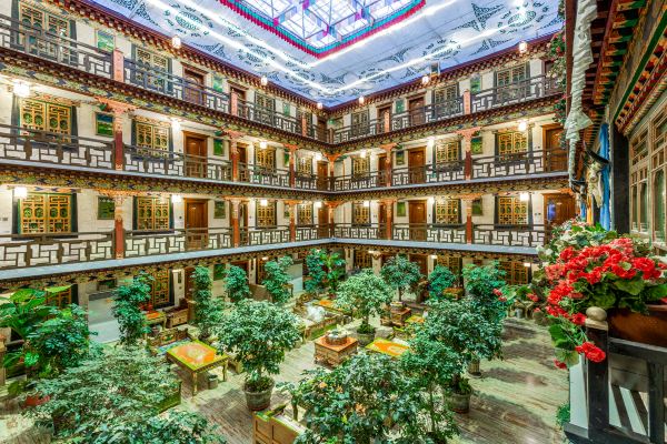 拉薩扎西曲塔風情酒店